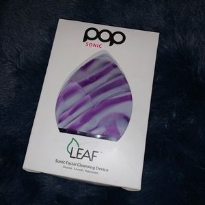Pop Sonic Leaf Facial Cleanser Vibrating Exfoliant